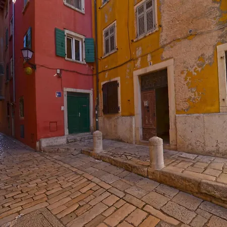 Seaside Charm In * Ρόβινι
